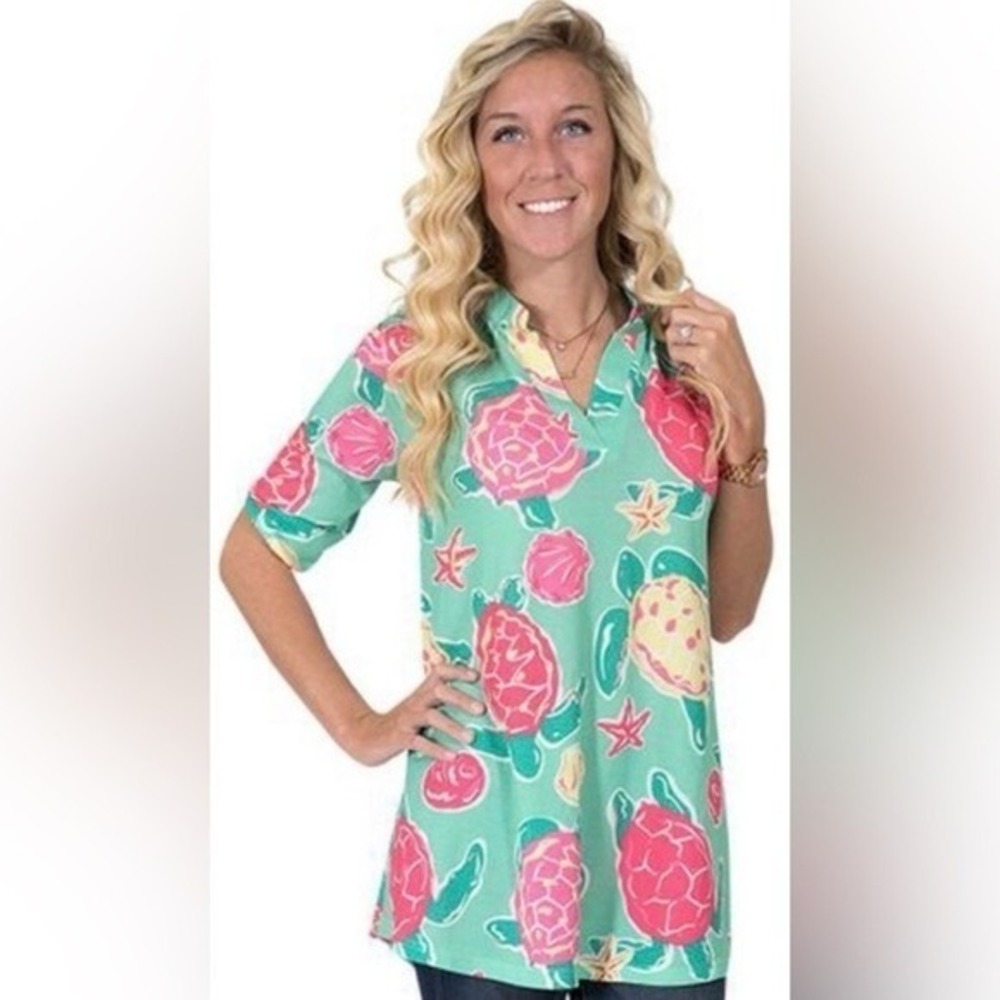 Simply Southern‎ Turtle Seashell Print Tunic Top Women's Size Small Green Pink